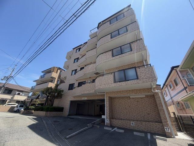 4LDK apartment in Akashi, Hyogo - Photo 1