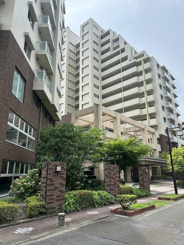 3LDK+S apartment in Higashi Ward, Nagoya, Aichi - Photo 1