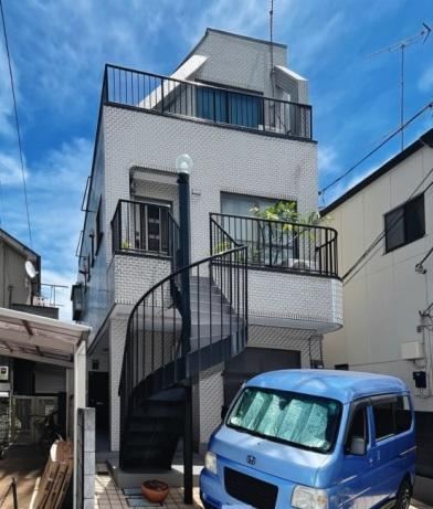 5LDKK house in Shinjuku Ward, Tokyo - Photo 1