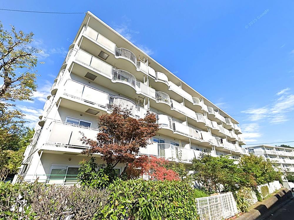 3LDK apartment in Isogo Ward, Yokohama, Kanagawa - Photo 1