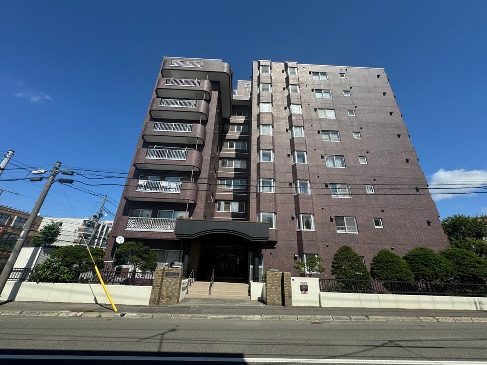 4LDK apartment in Chuo Ward, Sapporo, Hokkaido - Photo 1
