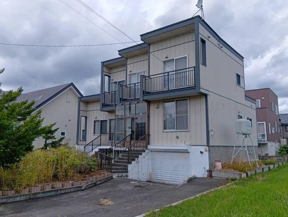 5LDK+S house in Kitahiroshima, Hokkaido - Photo 1