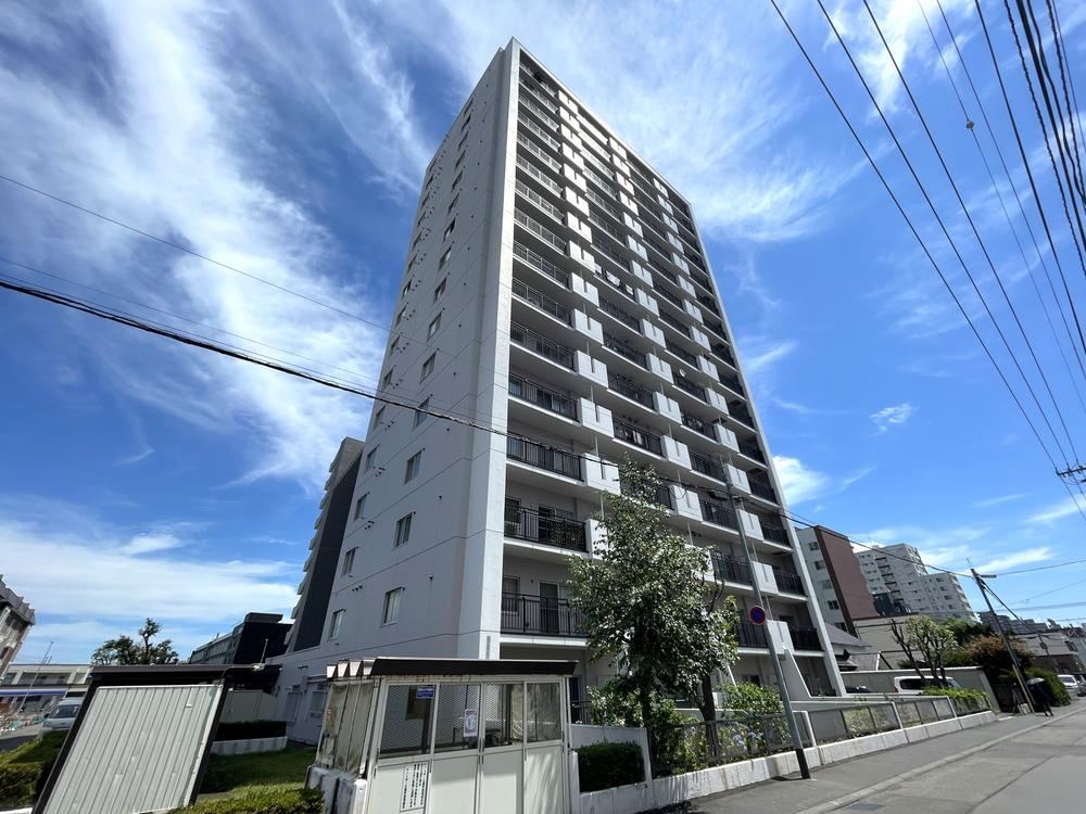 2LDK apartment in Toyohira Ward, Sapporo, Hokkaido - Photo 1
