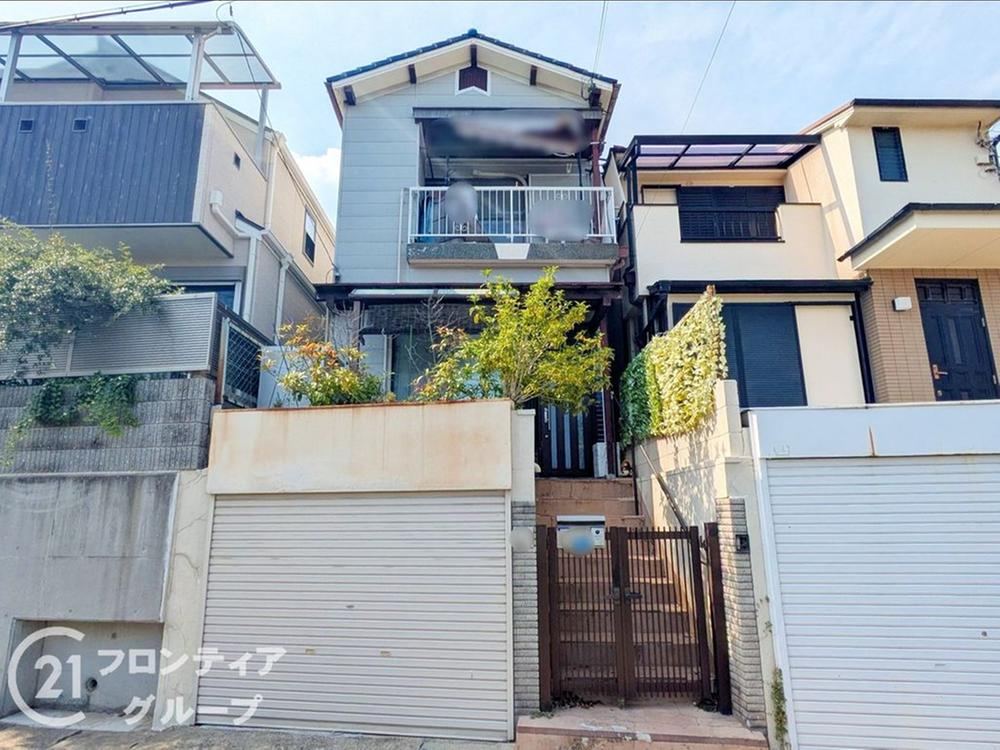 3LDK house in Higashinada Ward, Kobe, Hyogo - Photo 1