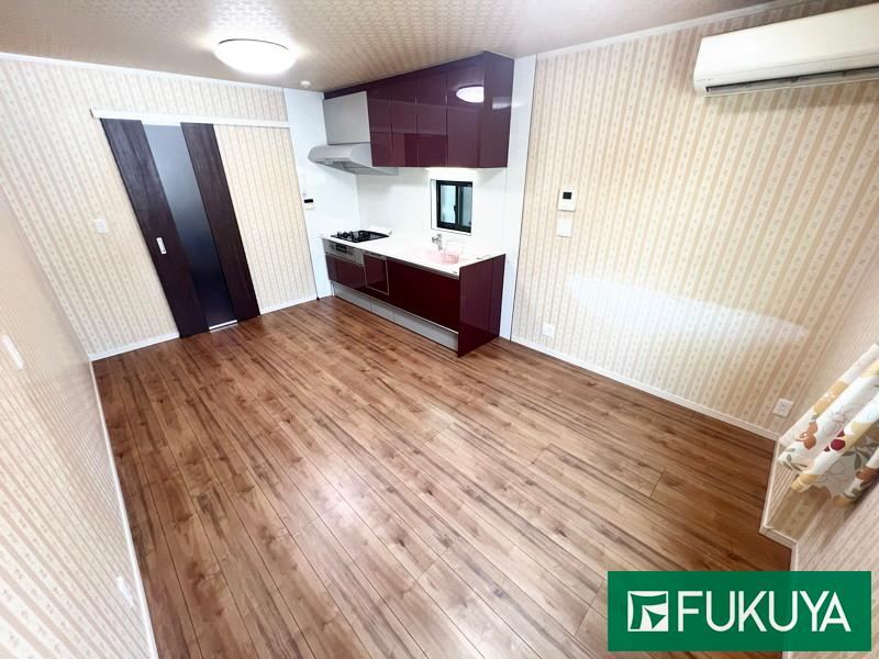 3LDK house in Minato Ward, Osaka - Photo 1