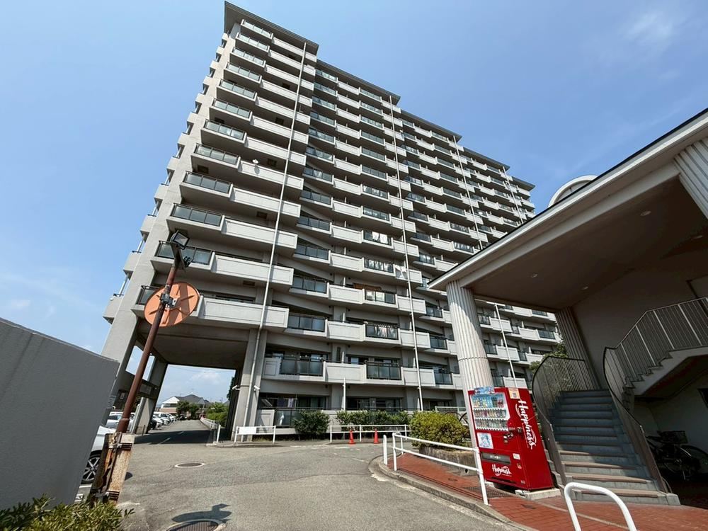 4LDK apartment in Himeji, Hyogo - Photo 1