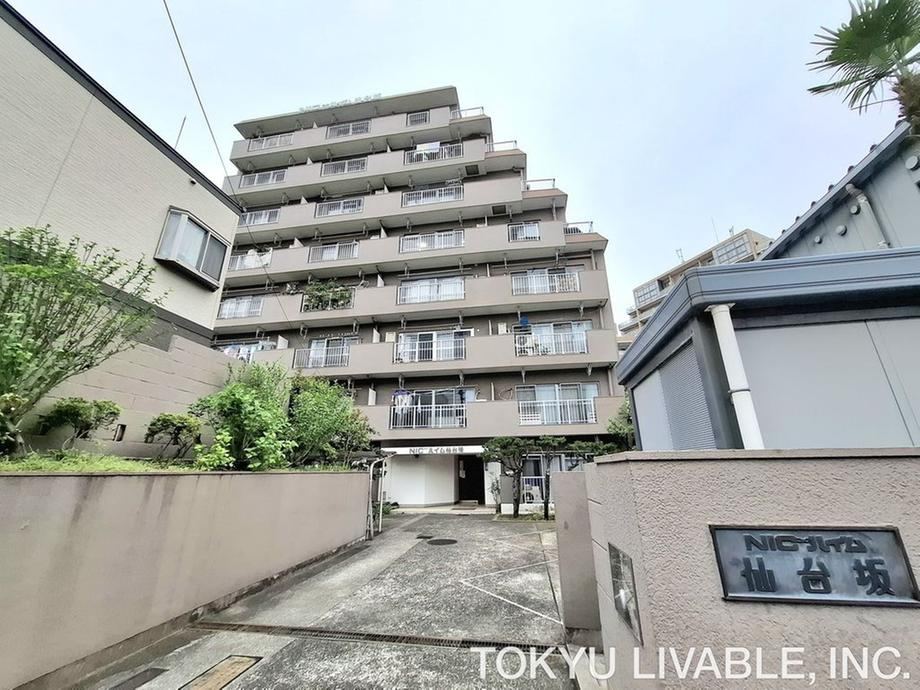 2DK apartment in Shinagawa Ward, Tokyo - Photo 1