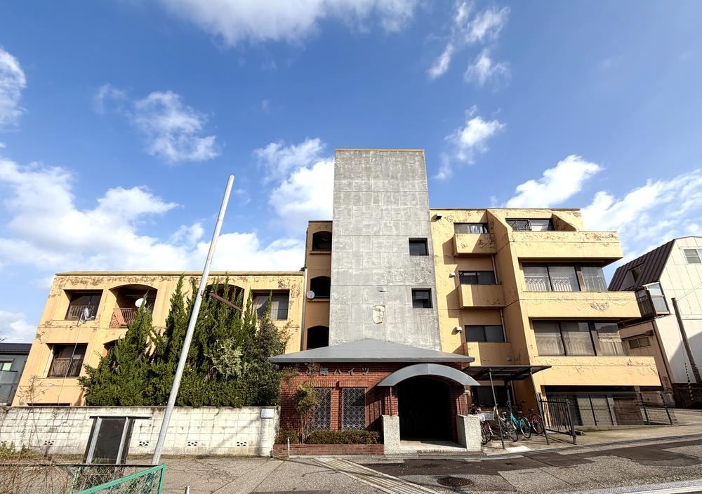 3DK apartment in Kanazawa, Ishikawa - Photo 1