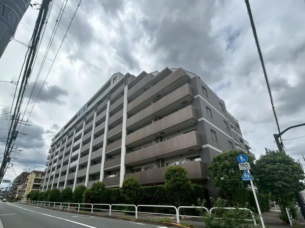 2LDK+S apartment in Itabashi Ward, Tokyo - Photo 1