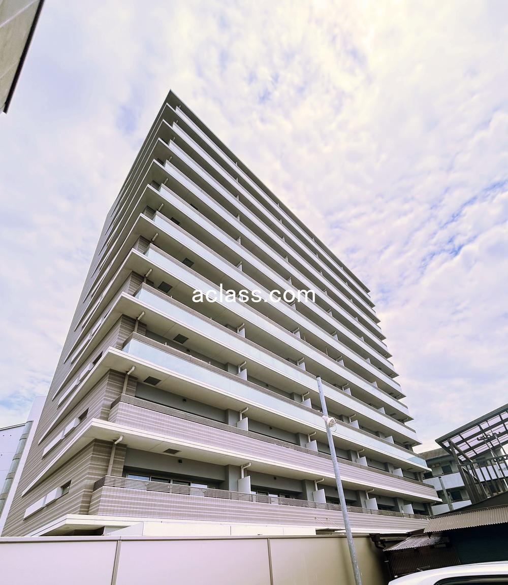 3LDK apartment in Higashiyodogawa Ward, Osaka - Photo 1