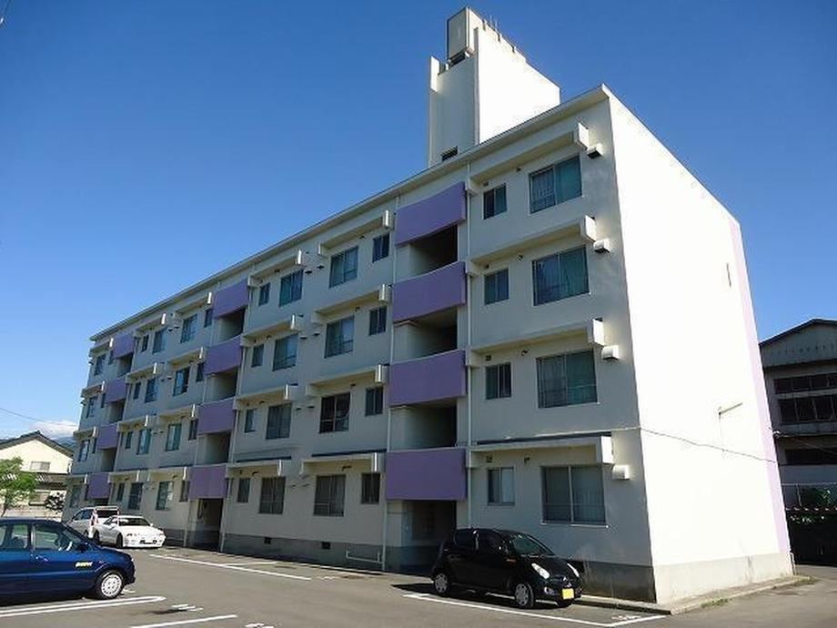 2DK apartment in Niihama, Ehime - Photo 1