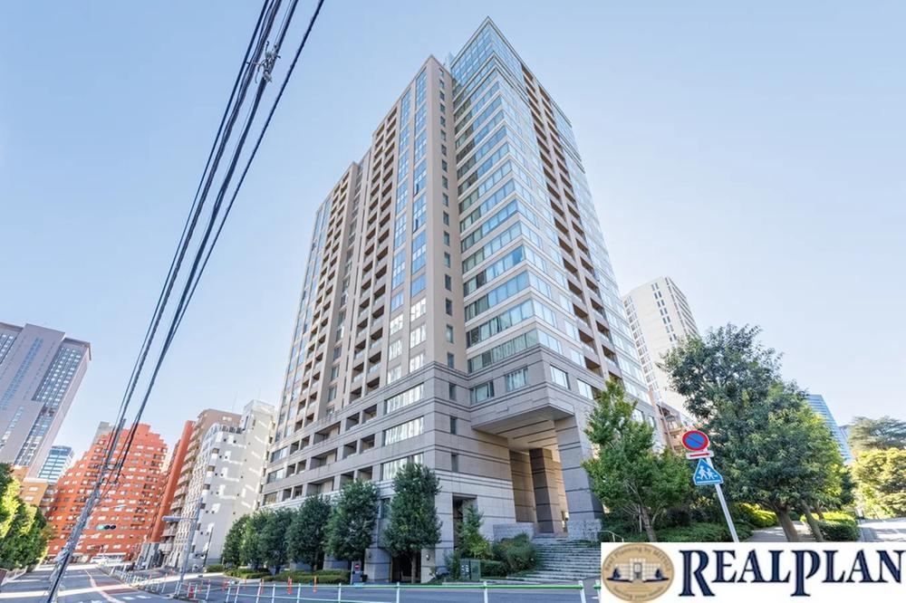 2LDK apartment in Minato Ward, Tokyo - Photo 1
