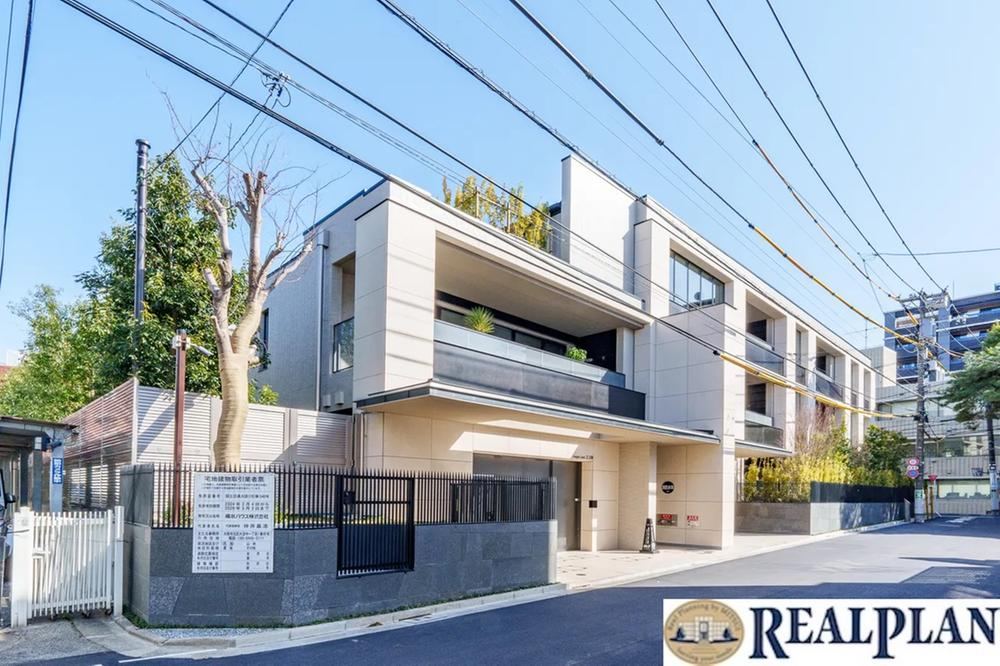 2LDK+S apartment in Shibuya Ward, Tokyo - Photo 1
