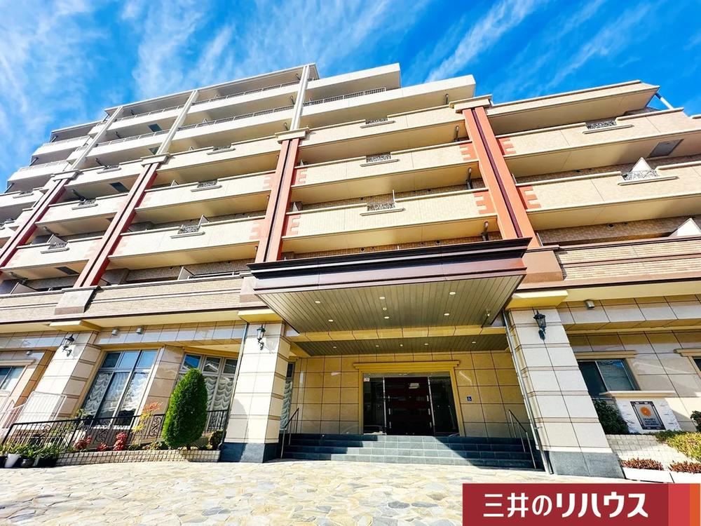 1LDK apartment in Suita, Osaka - Photo 1