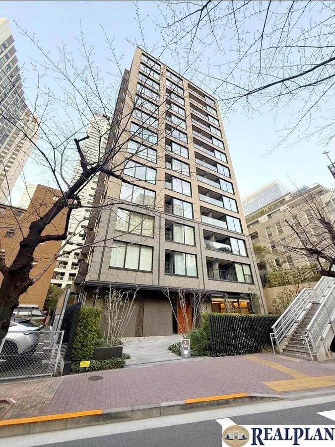 2LDK apartment in Minato Ward, Tokyo - Photo 1