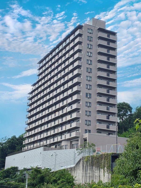 3LDK apartment in Nishi Ward, Hiroshima - Photo 1