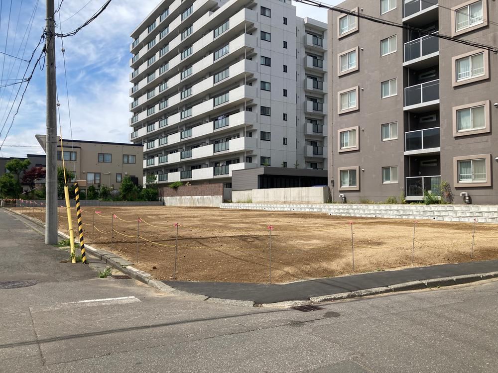 141 m² land in Nishi Ward, Sapporo, Hokkaido - Photo 1