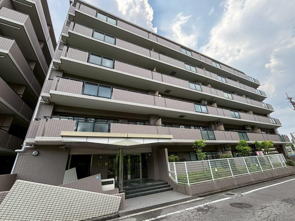 3LDK apartment in Katano, Osaka - Photo 1