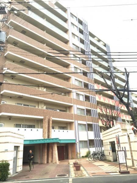3LDK apartment in Suita, Osaka - Photo 1