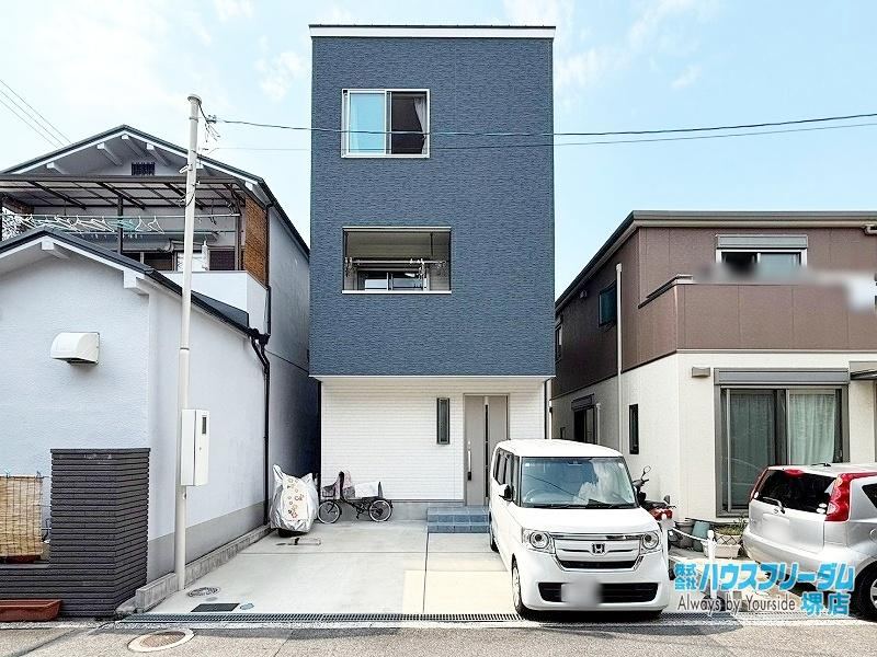 4LDK house in Osakasayama, Osaka - Photo 1