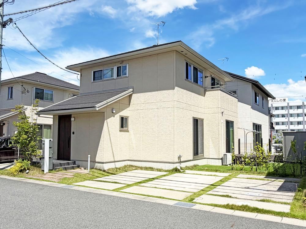 4LDK house in Higashihiroshima, Hiroshima - Photo 1
