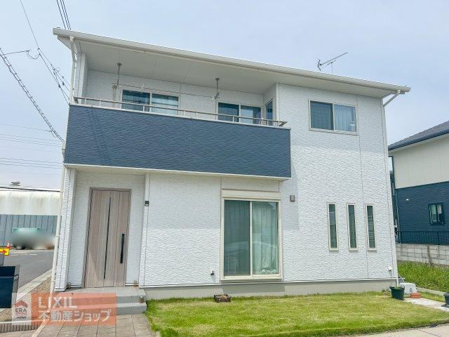 4LDK house in Oyama, Tochigi - Photo 1