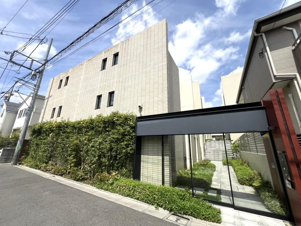 3LDK apartment in Nerima Ward, Tokyo - Photo 1