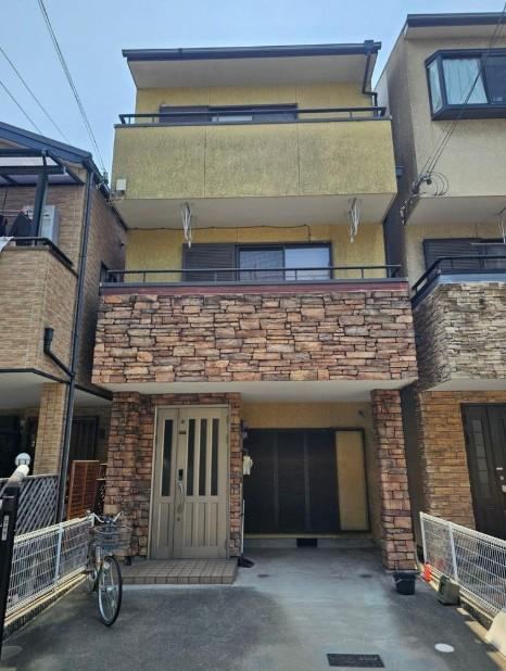 3LDK house in Konohana Ward, Osaka - Photo 1