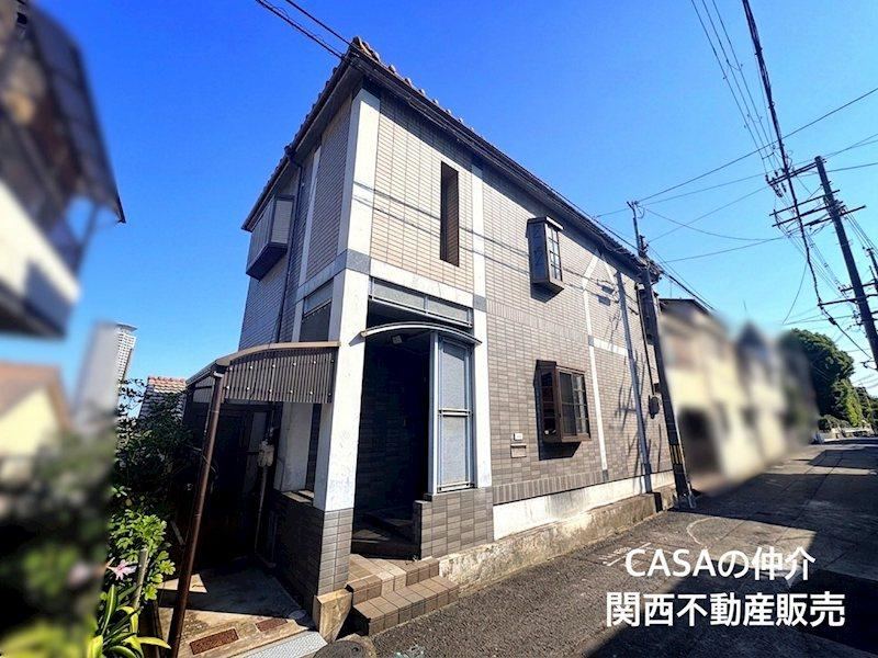 6LDK house in Suita, Osaka - Photo 1