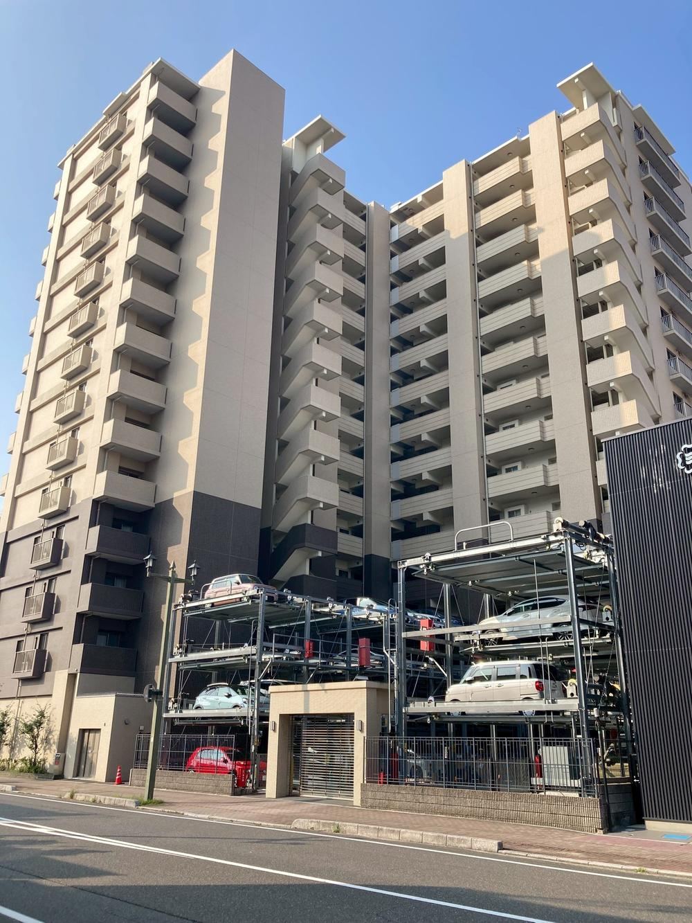 4LDK apartment in Kure, Hiroshima - Photo 1