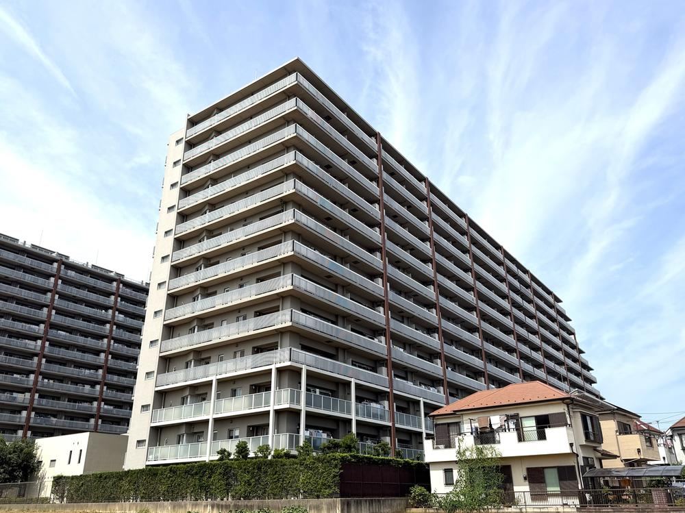3LDK apartment in Funabashi, Chiba - Photo 1