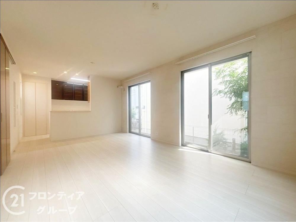 4LDK house in Tarumi Ward, Kobe, Hyogo - Photo 1