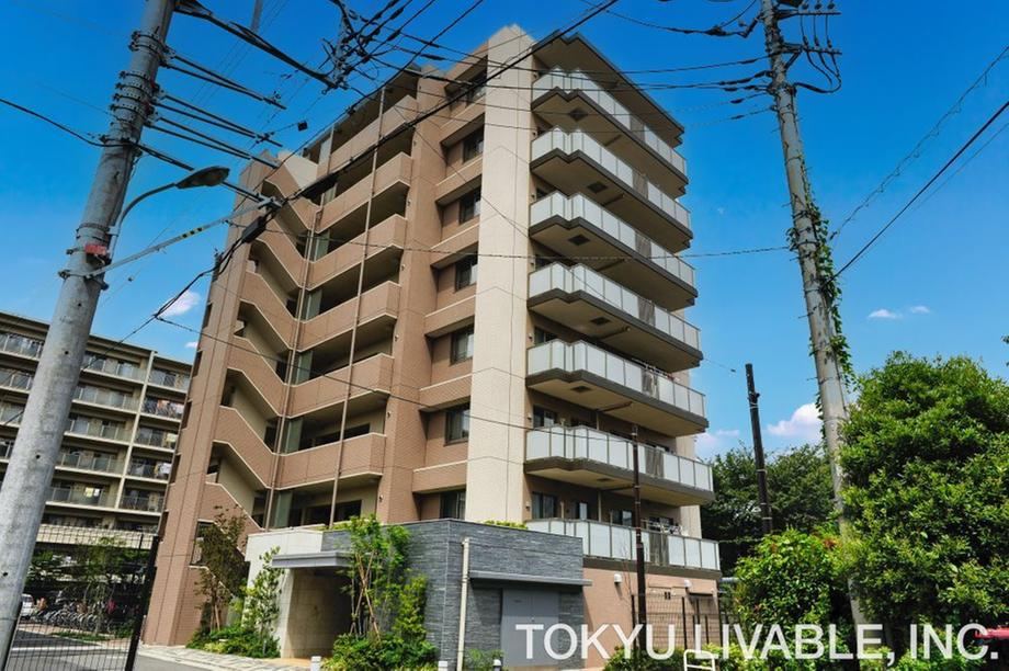 4LDK apartment in Mitaka, Tokyo - Photo 1