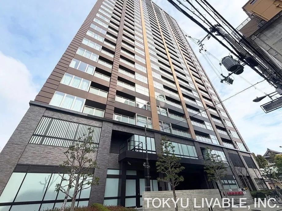 3LDK apartment in Chuo Ward, Osaka - Photo 1