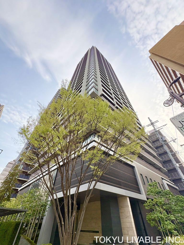 2LDK apartment in Chuo Ward, Osaka - Photo 1