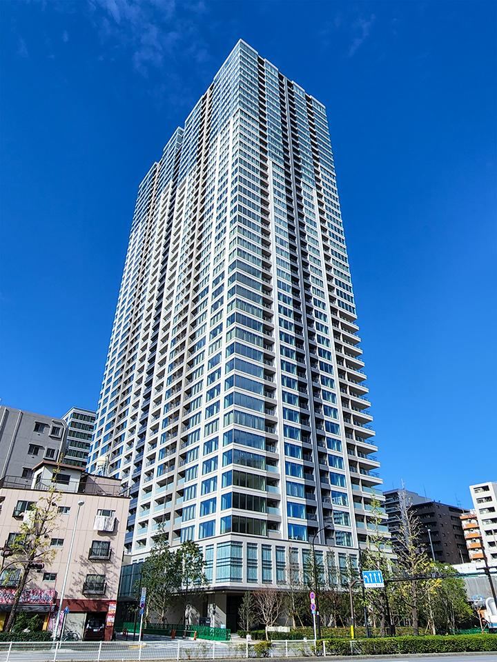 3LDK apartment in Minato Ward, Tokyo - Photo 1