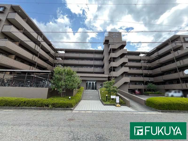 2LDK+S apartment in Otsu, Shiga - Photo 1