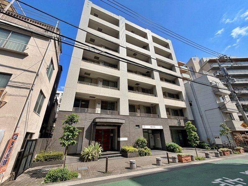 2LDK apartment in Shinjuku Ward, Tokyo - Photo 1
