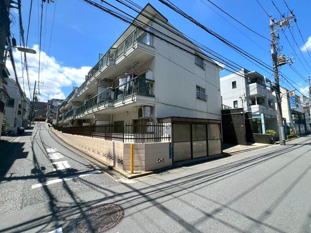 2LDK apartment in Ota Ward, Tokyo - Photo 1