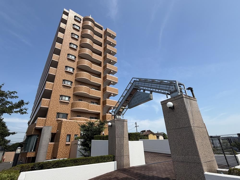 2DK apartment in Takamatsu, Kagawa - Photo 1