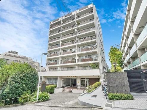 2LDK apartment in Meguro Ward, Tokyo - Photo 1