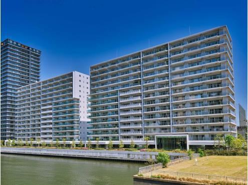 3LDK+S apartment in Shinagawa Ward, Tokyo - Photo 1