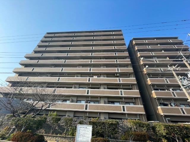 4LDK apartment in Itoshima, Fukuoka - Photo 1