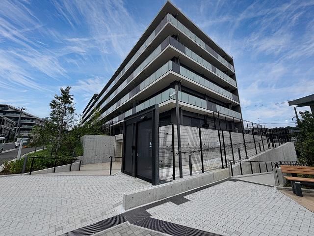 3LDK apartment in Aoba Ward, Yokohama, Kanagawa - Photo 1