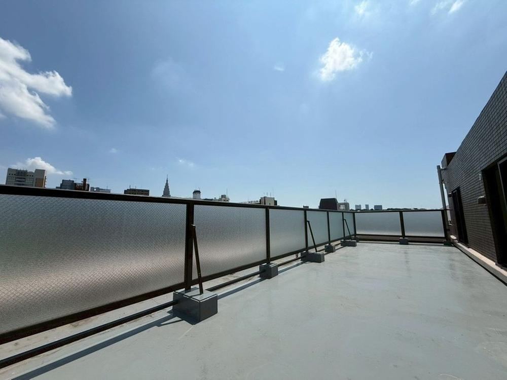 3LDK apartment in Shibuya Ward, Tokyo - Photo 1