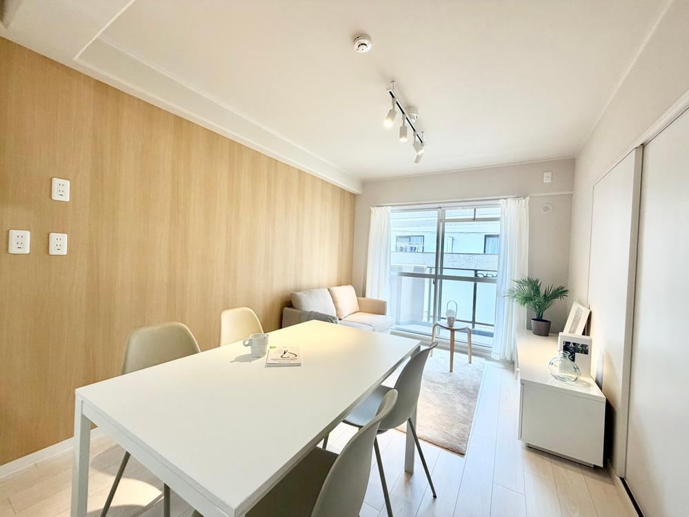 2LDK apartment in Higashiosaka, Osaka - Photo 1