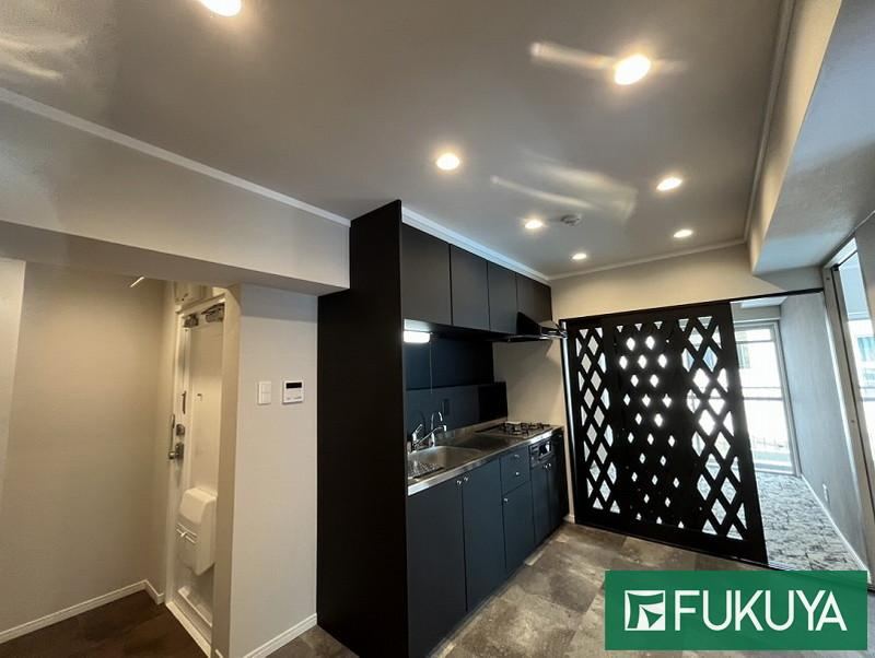 3DK apartment in Chuo Ward, Kobe, Hyogo - Photo 1