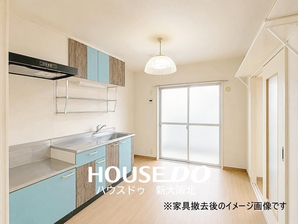 2DK apartment in Yodogawa Ward, Osaka - Photo 1
