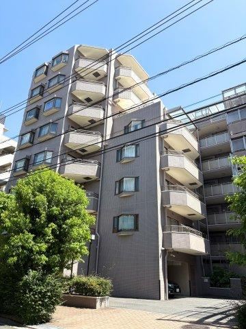 3LDK apartment in Shinagawa Ward, Tokyo - Photo 1