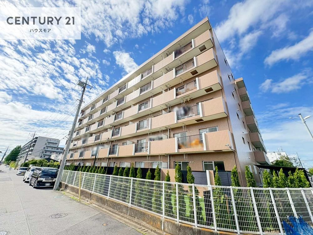 2LDK+S apartment in Matsudo, Chiba - Photo 1